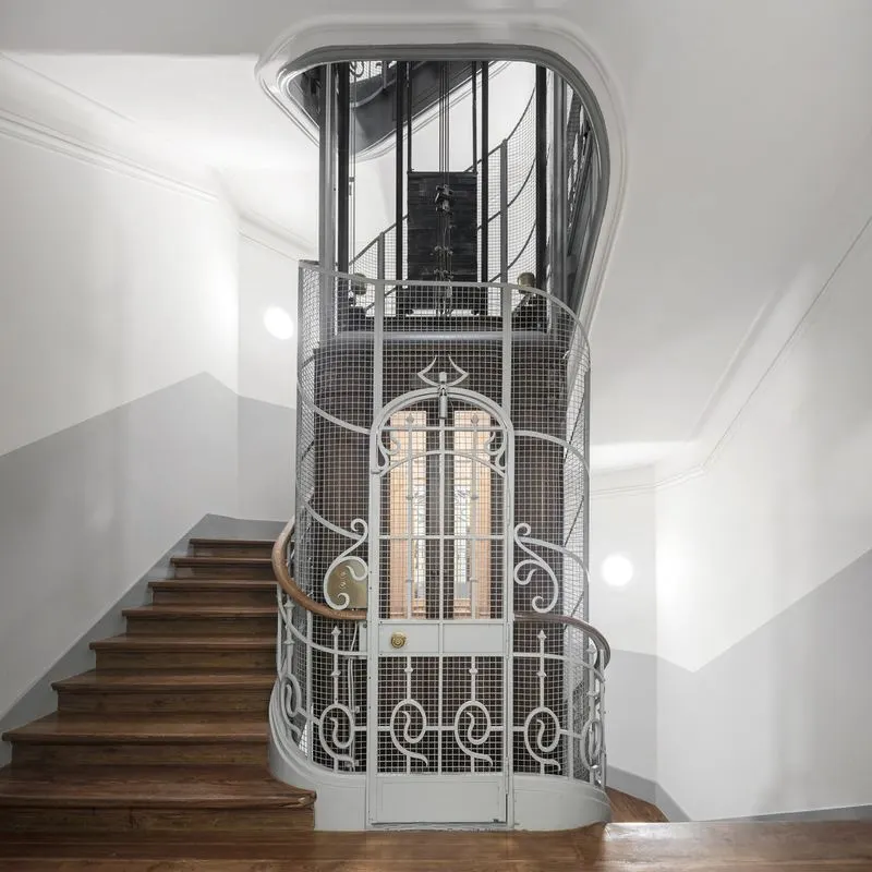 República 23 — Art Nouveau interior detail, Lisbon